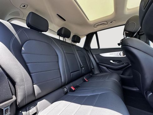 Used 2019 Mercedes-Benz GLC 300 4MATIC image 27
