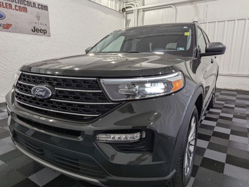 Used 2024 Ford Explorer XLT w/ Equipment Group 202A AWD/4WD image 3