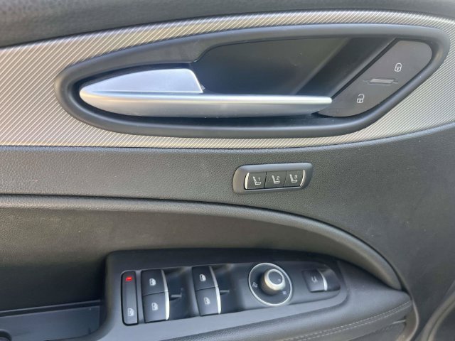 Used 2021 Alfa Romeo Stelvio Ti Sport AWD/4WD image 17
