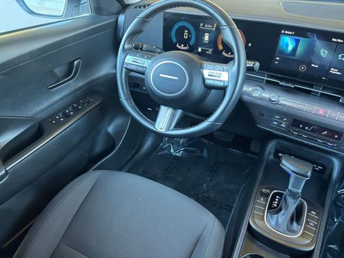 Used 2025 Hyundai Kona SEL image 30