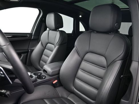 Used 2026 Porsche Macan AWD/4WD image 5