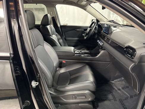 Used 2025 Honda Pilot Touring image 30