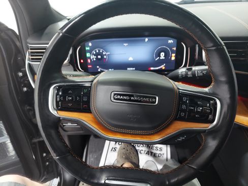 Used 2022 Jeep Grand Wagoneer Series III w/ Rear-Seat Entertainment Group AWD/4WD image 7