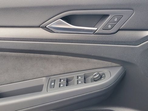 New 2026 Volkswagen GTI SE FWD image 9