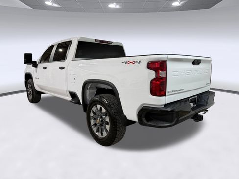 Used 2025 Chevrolet Silverado 2500 Custom w/ Custom Value Package AWD/4WD image 2