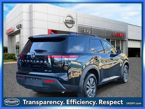 Certified 2024 Nissan Pathfinder SV image 4