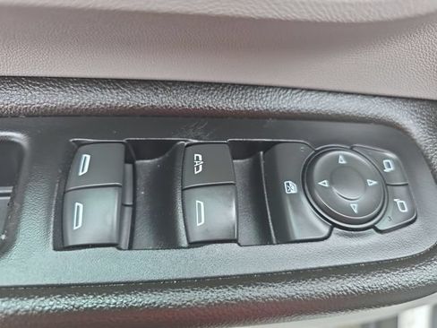 Used 2020 GMC Terrain SLT w/ Preferred Package FWD image 29