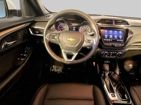 Used 2022 Chevrolet TrailBlazer ACTIV w/ Technology Package AWD/4WD image 6
