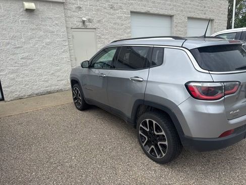 Used 2018 Jeep Compass Limited w/ Safety & Security Group AWD/4WD image 3