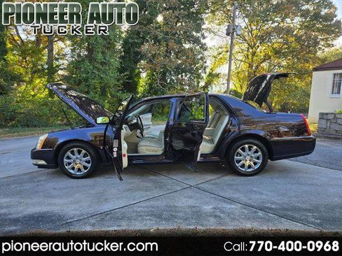 Used 2008 Cadillac DTS Luxury II image 1