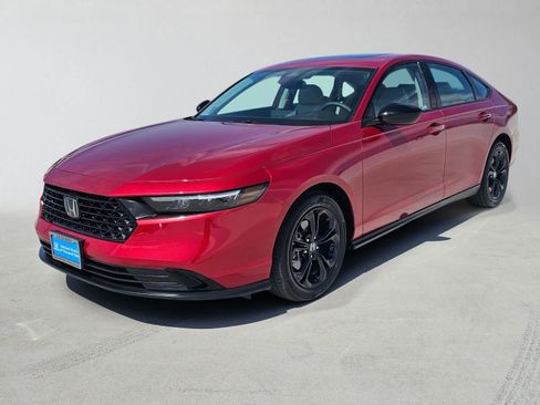 Used 2025 Honda Accord SE image 7