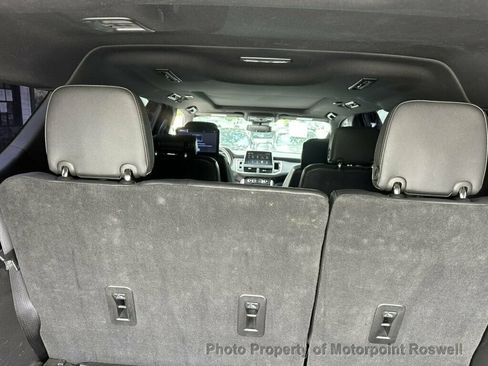 Used 2023 GMC Yukon XL SLT w/ SLT Premium Package RWD image 23