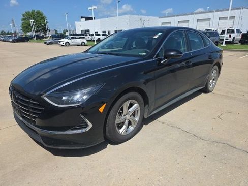 Used 2022 Hyundai Sonata SE FWD image 2
