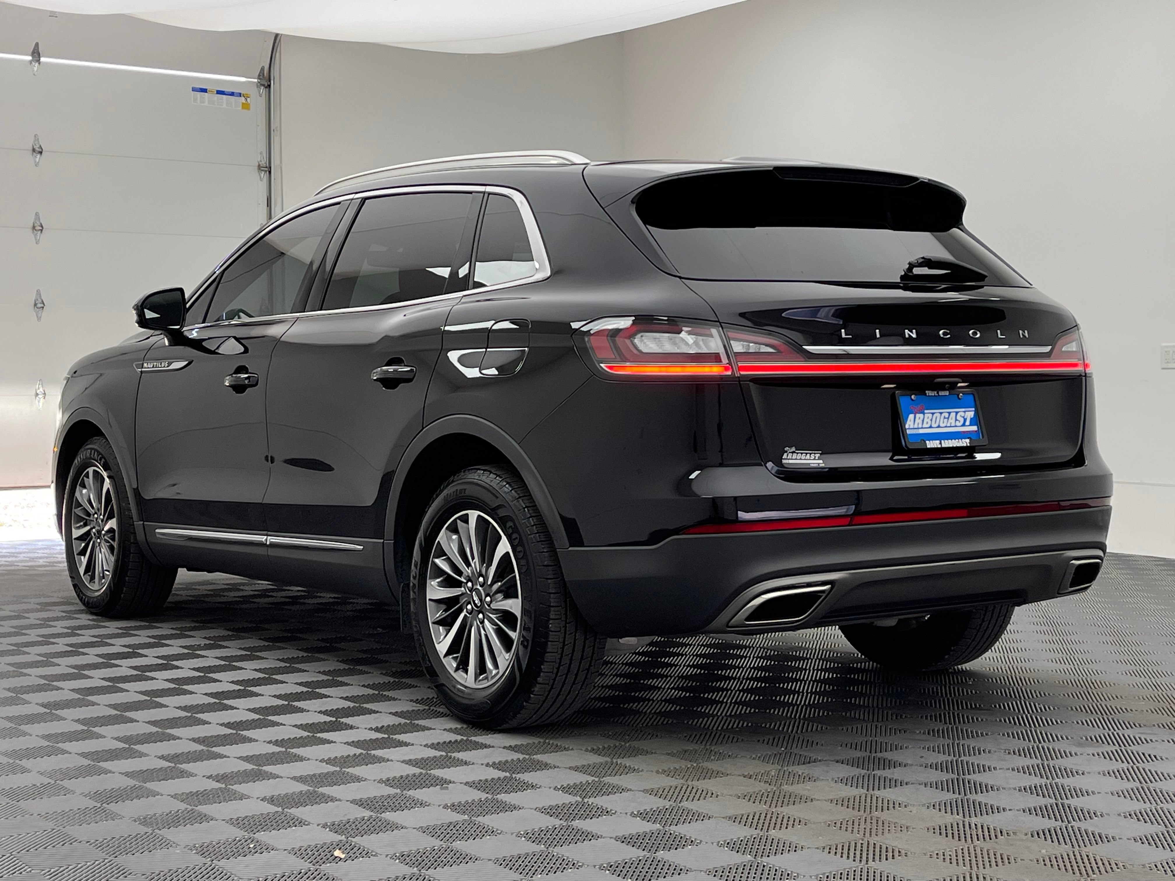 Used 2022 Lincoln Nautilus Reserve FWD image 14