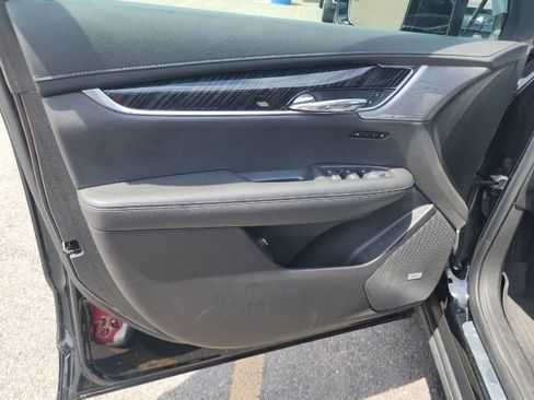 Used 2021 Cadillac XT6 Premium Luxury AWD/4WD image 7