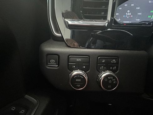 Used 2023 GMC Sierra 1500 SLT w/ SLT Premium Package AWD/4WD image 21