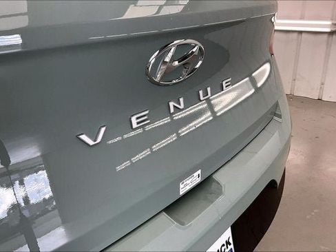 New 2026 Hyundai Venue SEL FWD image 18