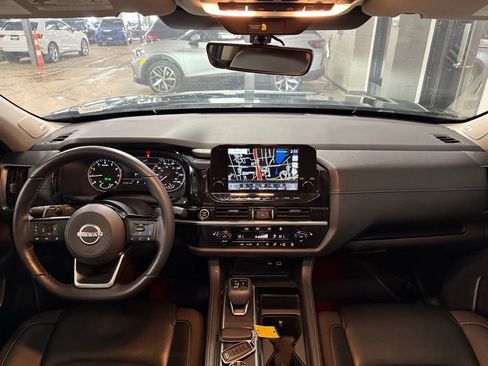 Used 2023 Nissan Pathfinder SL w/ SL Premium Package image 21