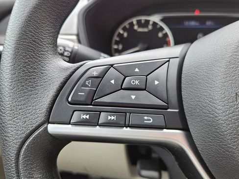 Used 2023 Nissan Altima 2.5 SV FWD image 23