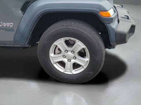 Used 2018 Jeep Wrangler Unlimited Sport S image 11