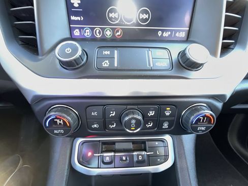 Used 2020 GMC Acadia SLE w/ Driver Convenience Package FWD image 17