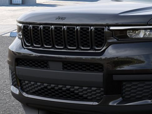 New 2025 Jeep Grand Cherokee L Altitude image 11