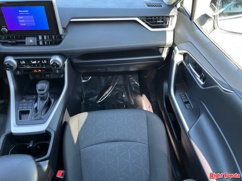 Certified 2025 Toyota RAV4 XLE AWD/4WD image 19