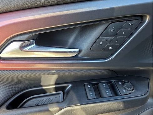 New 2025 Chevrolet Equinox EV RS w/ Active Safety Package 3 FWD image 15