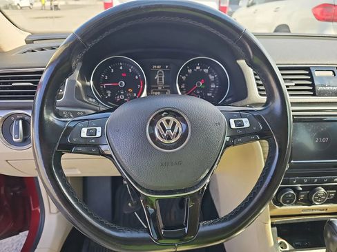 Used 2018 Volkswagen Passat 2.0T SE FWD image 5