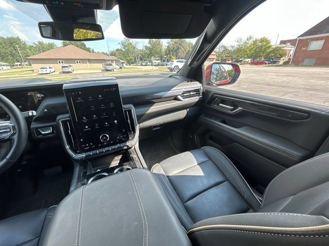 Used 2025 GMC Yukon Elevation AWD/4WD image 42