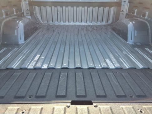 Used 2025 GMC Sierra 1500 SLT RWD image 10