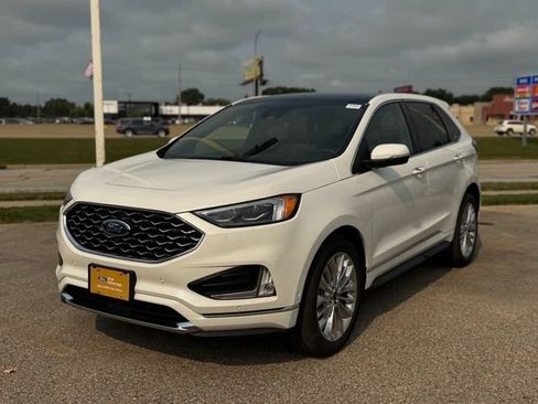 Certified 2024 Ford Edge Titanium w/ Titanium Elite Package AWD/4WD image 40