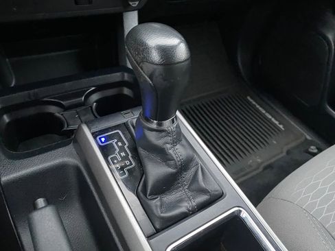 Used 2016 Toyota Tacoma SR5 image 17