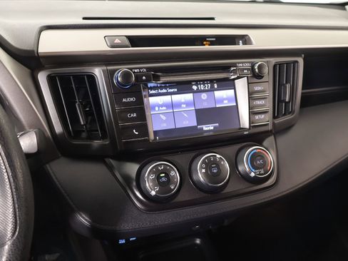 Used 2016 Toyota RAV4 LE image 5