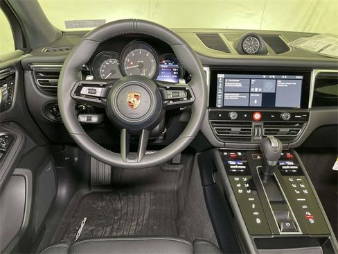 New 2026 Porsche Macan image 27