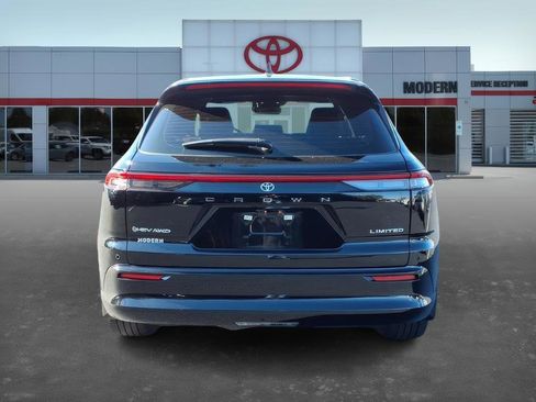 Used 2025 Toyota Crown Signia image 5