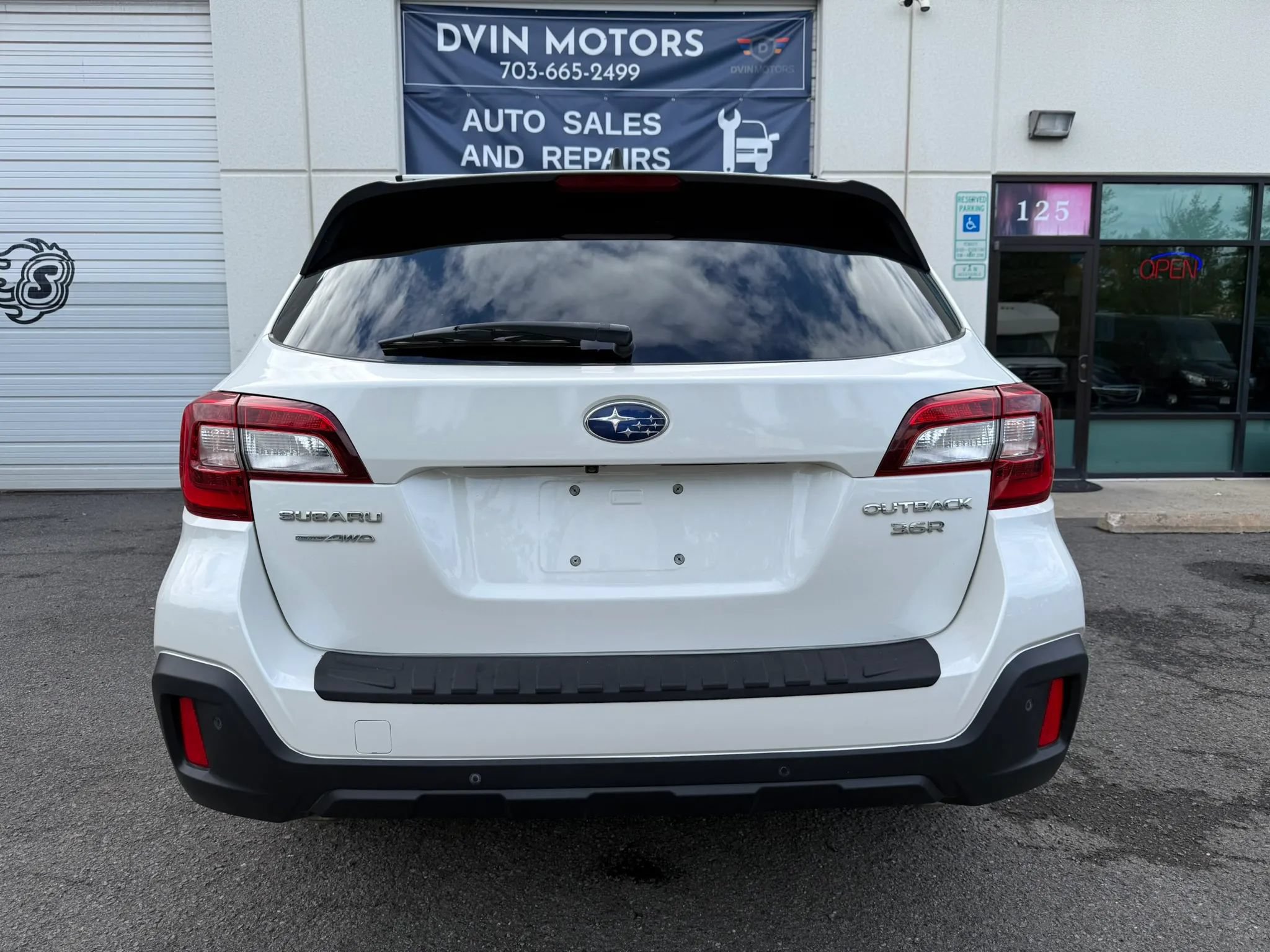 Used 2019 Subaru Outback 3.6R Touring AWD/4WD image 13