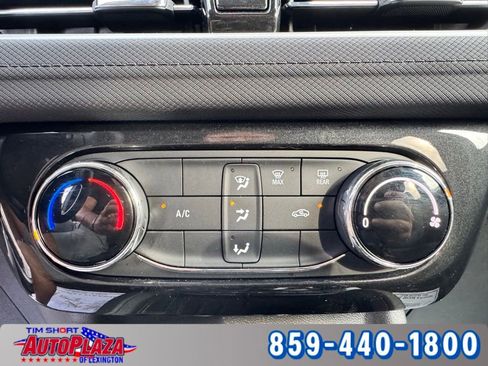 Used 2025 Chevrolet TrailBlazer LT AWD/4WD image 28