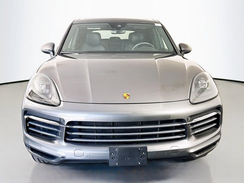Used 2023 Porsche Cayenne AWD/4WD image 2