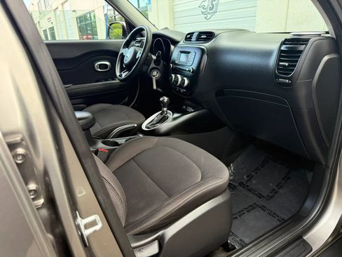 Used 2016 Kia Soul FWD image 20
