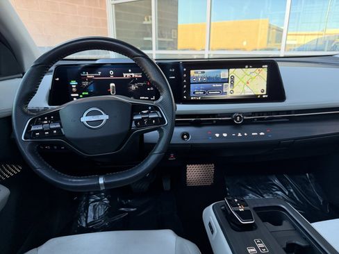 Used 2023 Nissan Ariya FWD image 16