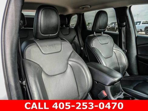 Used 2020 Jeep Cherokee Limited FWD image 13