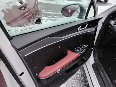 Used 2022 Kia K5 GT-Line w/ GT-Line Awd Premium Package image 10