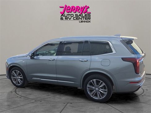 Used 2025 Cadillac XT6 Premium Luxury image 12