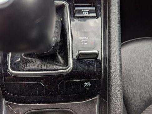 Used 2024 Jeep Compass Latitude AWD/4WD image 17