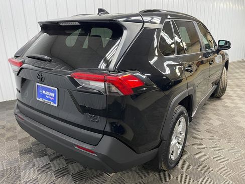 Used 2019 Toyota RAV4 XLE w/ Convenience Package image 4