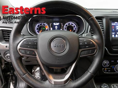 Used 2021 Jeep Cherokee Latitude Plus AWD/4WD image 10