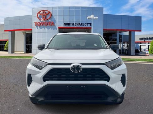 Used 2022 Toyota RAV4 LE image 3