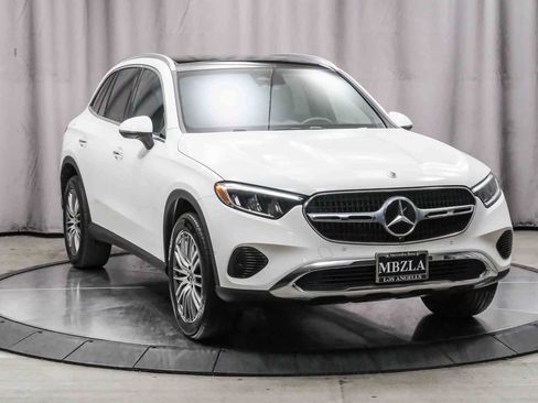 Certified 2025 Mercedes-Benz GLC 300 image 5