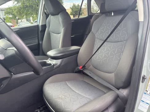 Used 2022 Toyota RAV4 XLE w/ XLE Grade Weather Package AWD/4WD image 22